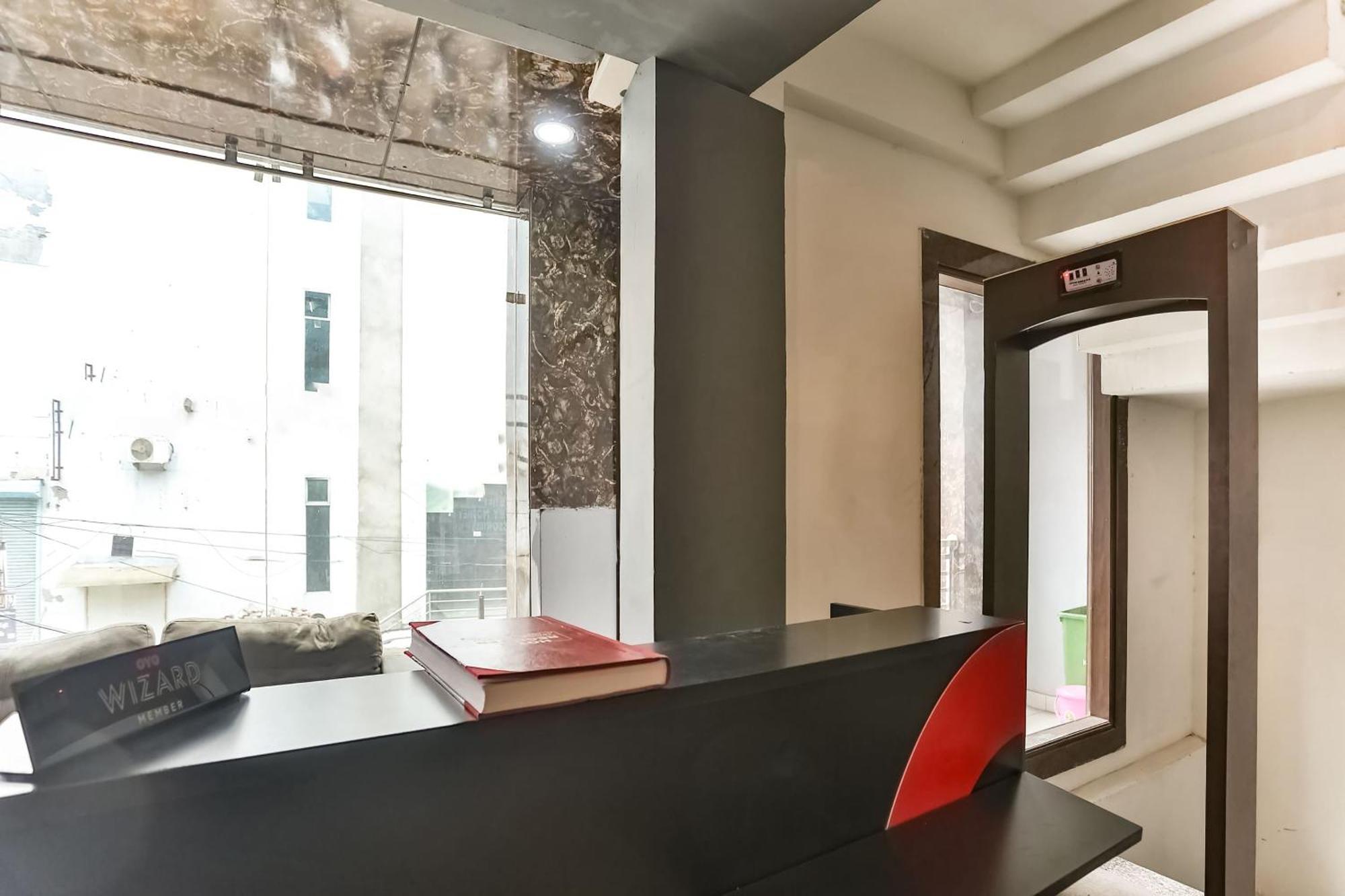 Hotel O Happy Inn Дели Экстерьер фото